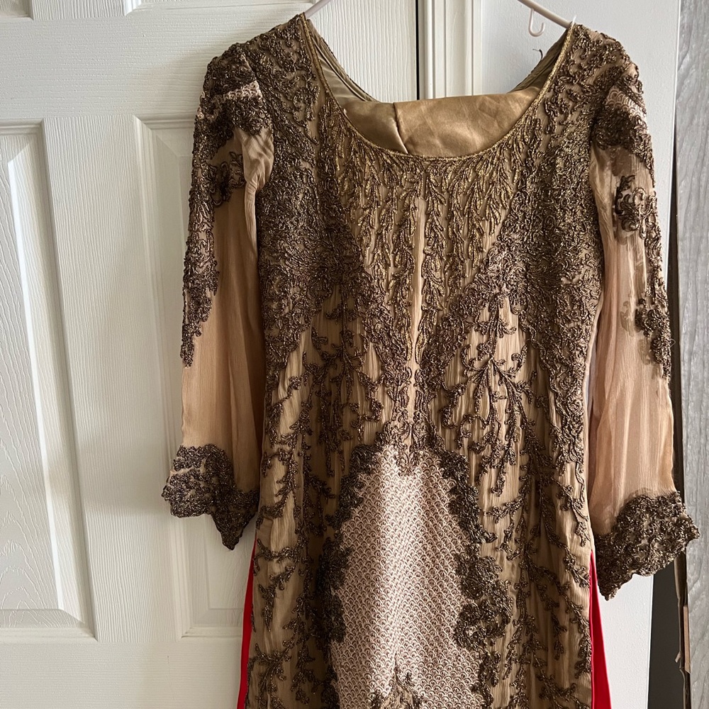 Designer pre worn Asim Jofa suit